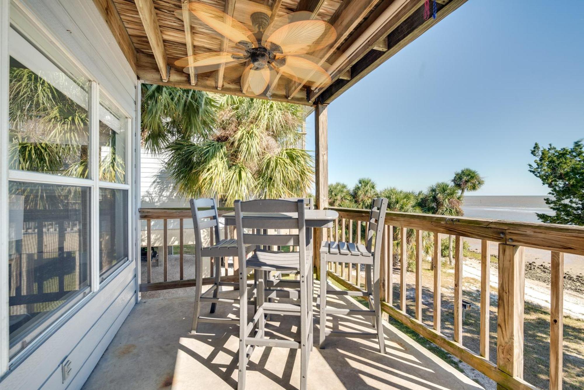Cedar Key Condo With Balcony And Gulf Views! Eksteriør billede